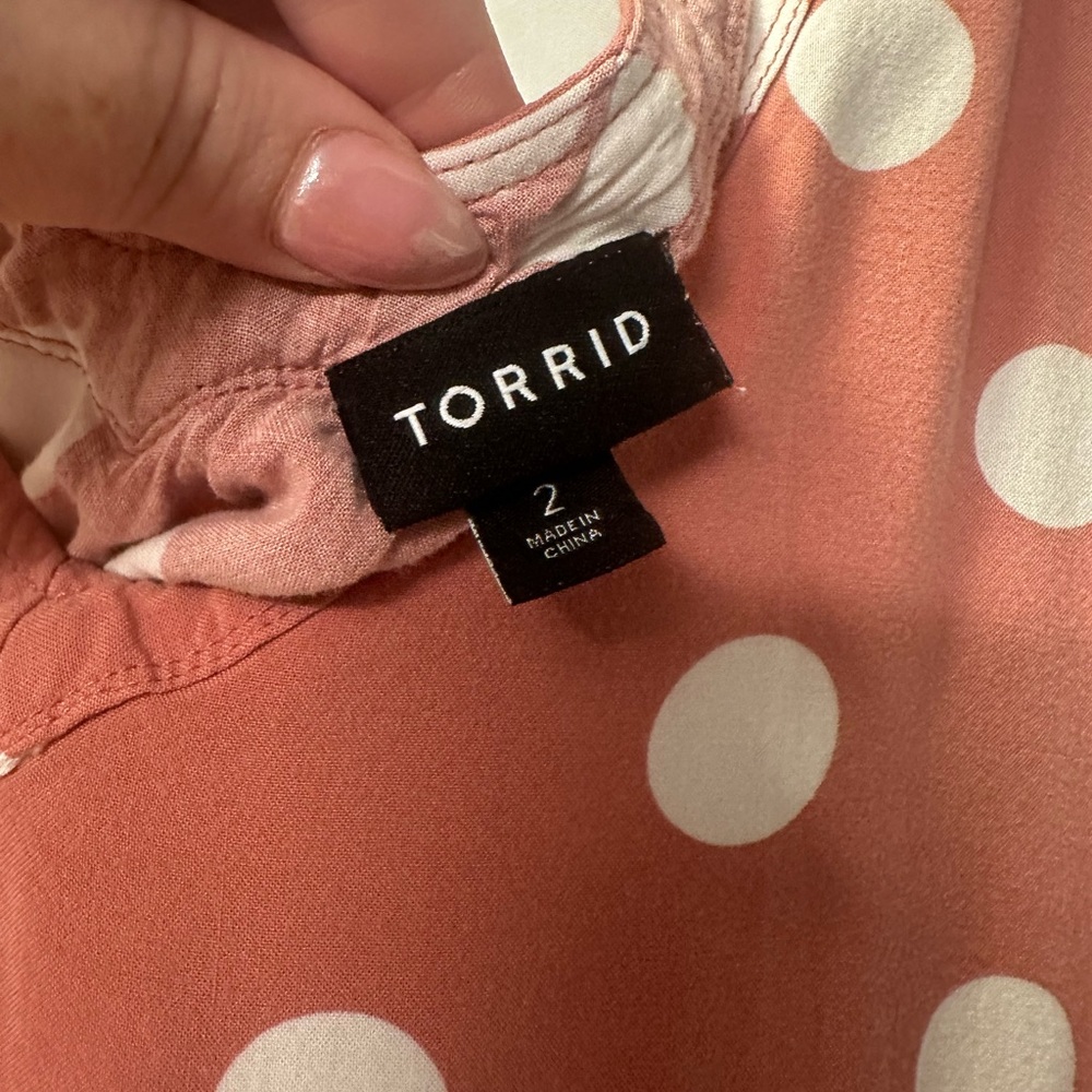 Torrid Challis Stitch Detail Tank, Pink Dot, Size 2 (2X 18-20) - Picture 5 of 5